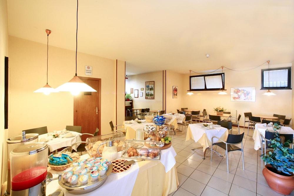 Hotel Anna Nord 3*